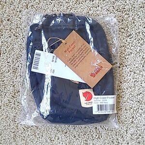 Fjallraven small crossbody/adjustable bag!